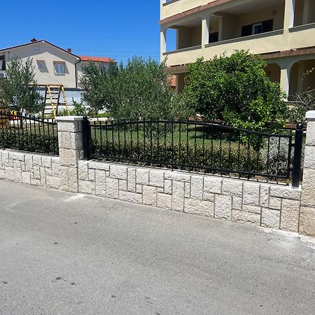 Apartments Piculjan Lopar Exterior foto